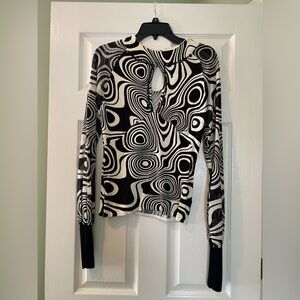 Geometric Fitted Sweater with key hole opening